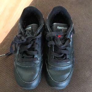 Black Reebok Classics