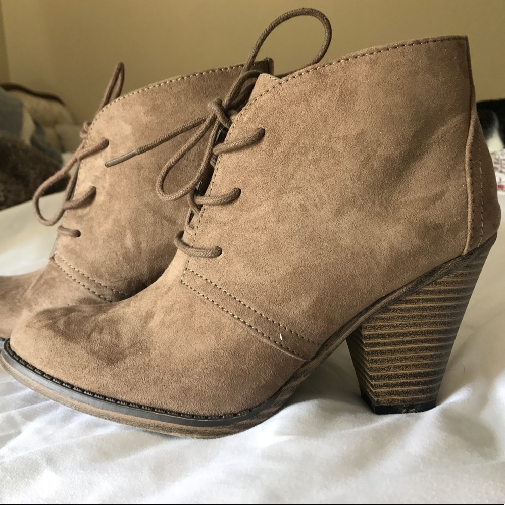 Mia Boots