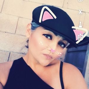 Meet your Posher, Rebecca