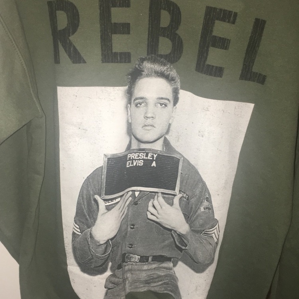 Long sleeve Elvis Presley pull over sweater