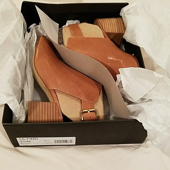 ♥TAHARI SHOES♥ - Picture 5 of 6