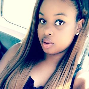 Meet your Posher, Tia