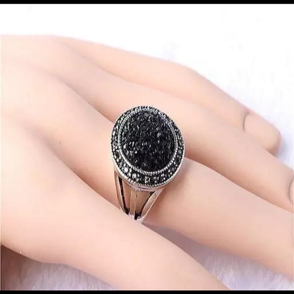 New Black Crystal Ring - Picture 2 of 4