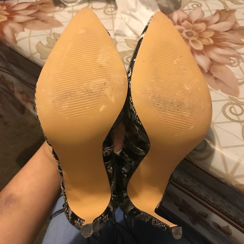 Snake/Python pointed toe heels - Picture 4 of 4