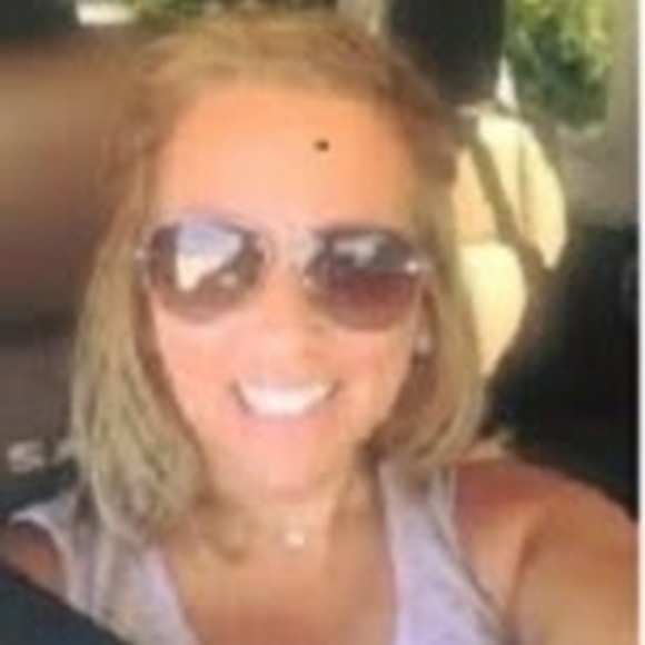 Meet your Posher, Amy - Picture 3 of 3