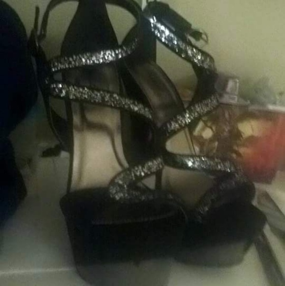 Shoes - Picture 2 of 2