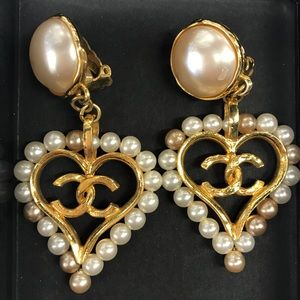 Vintage Chanel pearl and gold heart earrings
