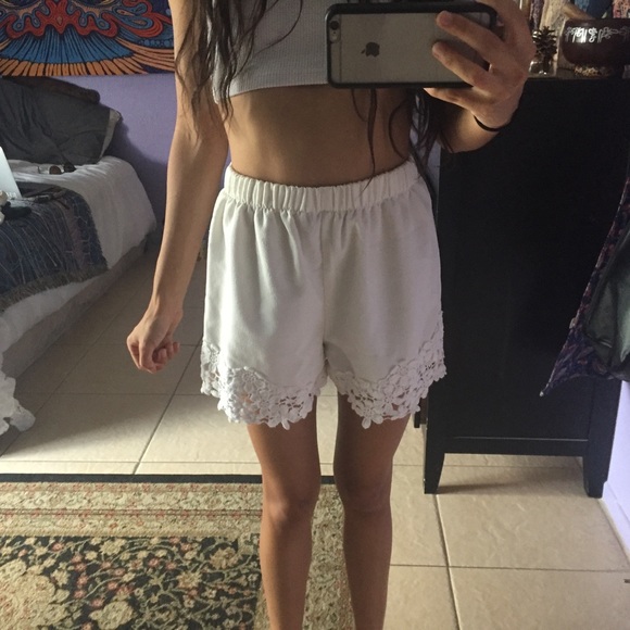 Monteau Pants - White Crochet Shorts