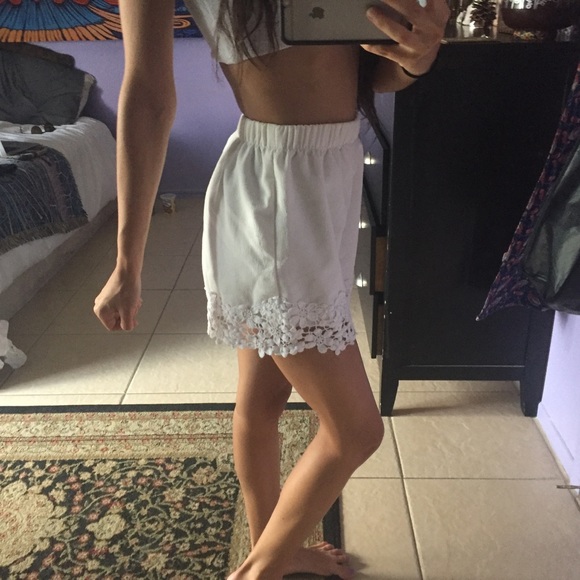 White Crochet Shorts - Picture 3 of 3