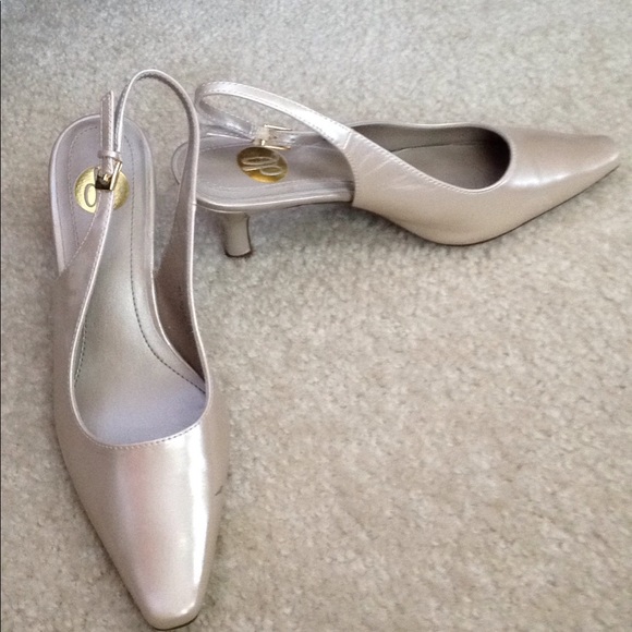 Donna Lawrence Slingback heels - Picture 2 of 4