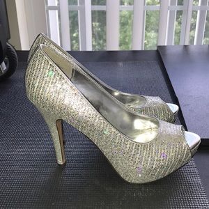 Worthington Silver Sparkle pumps Size 8 1/2