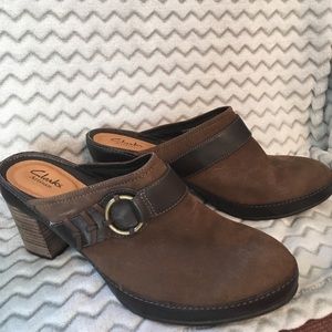 Clark's leather clogs 8.5