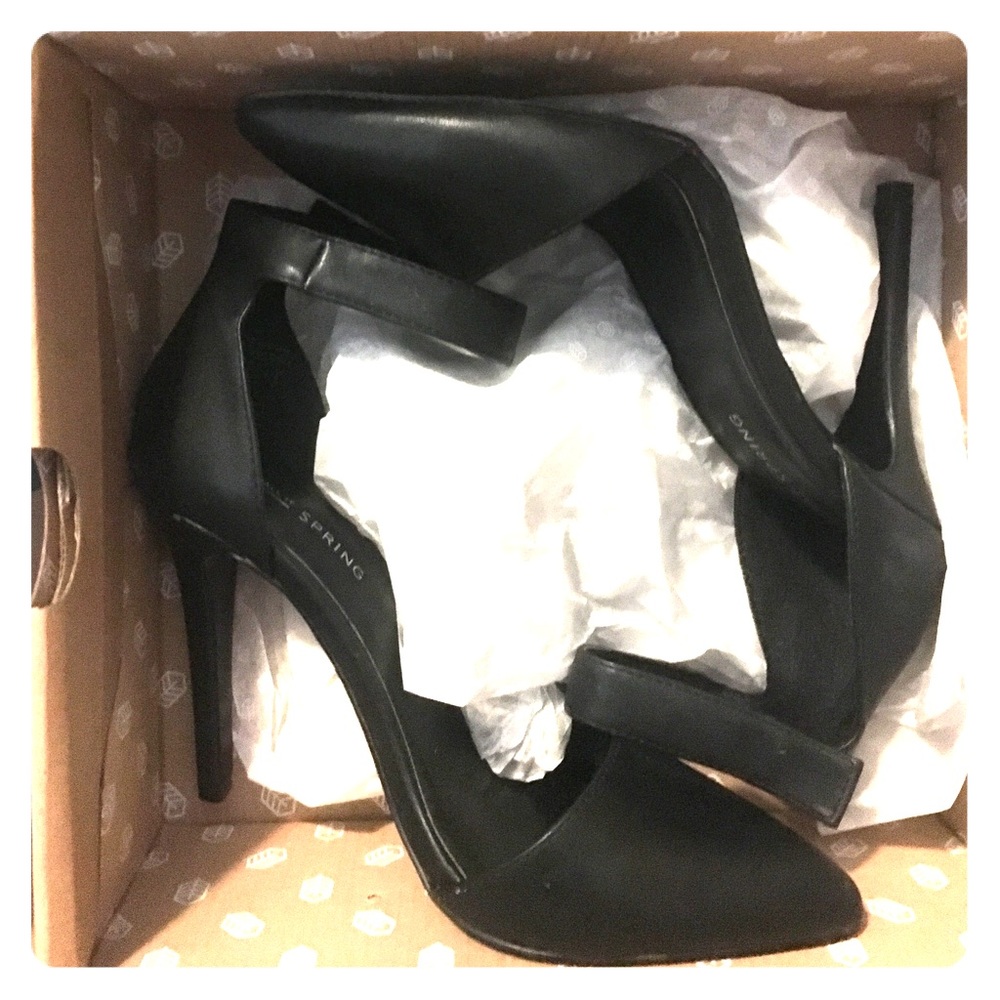 Call it spring black heel