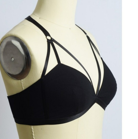 🎉HP!🎉 Last One! Plus Size Strappy Bralette - Picture 2 of 5