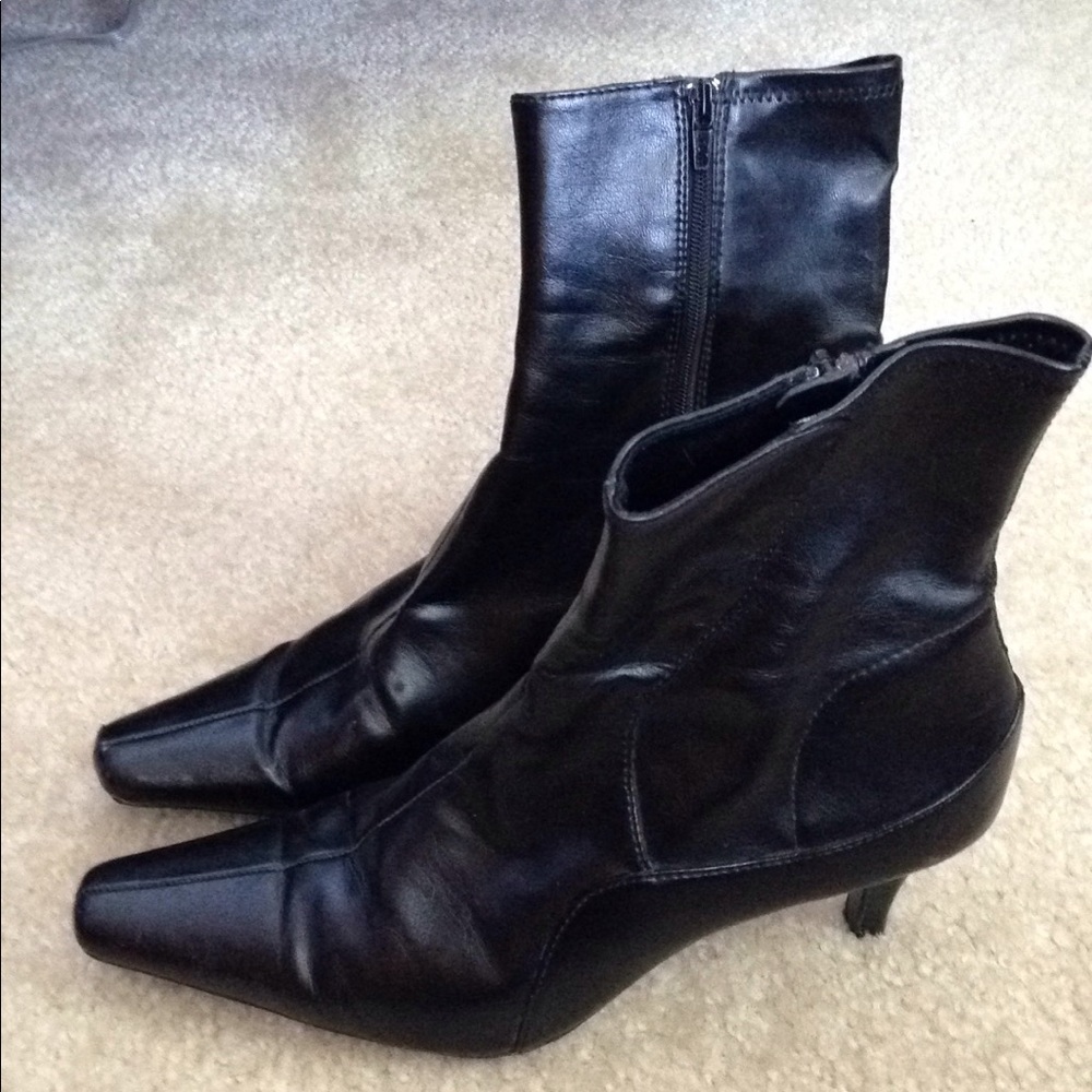 Villager zip boots 2" heel
