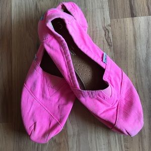 TOMS Neon pink classics