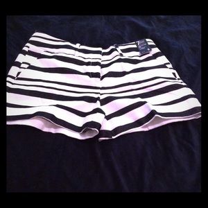 New York & Company Whit w/ black stripes shorts