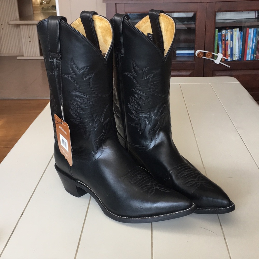 Justin Cowgirl boots. NWT