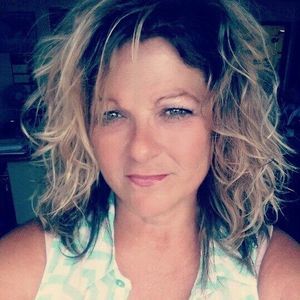 Meet your Posher, Malinda