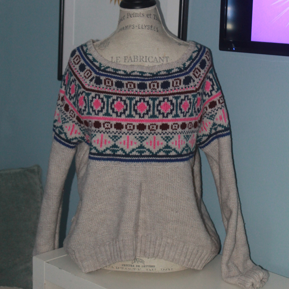 American Eagle Sweater