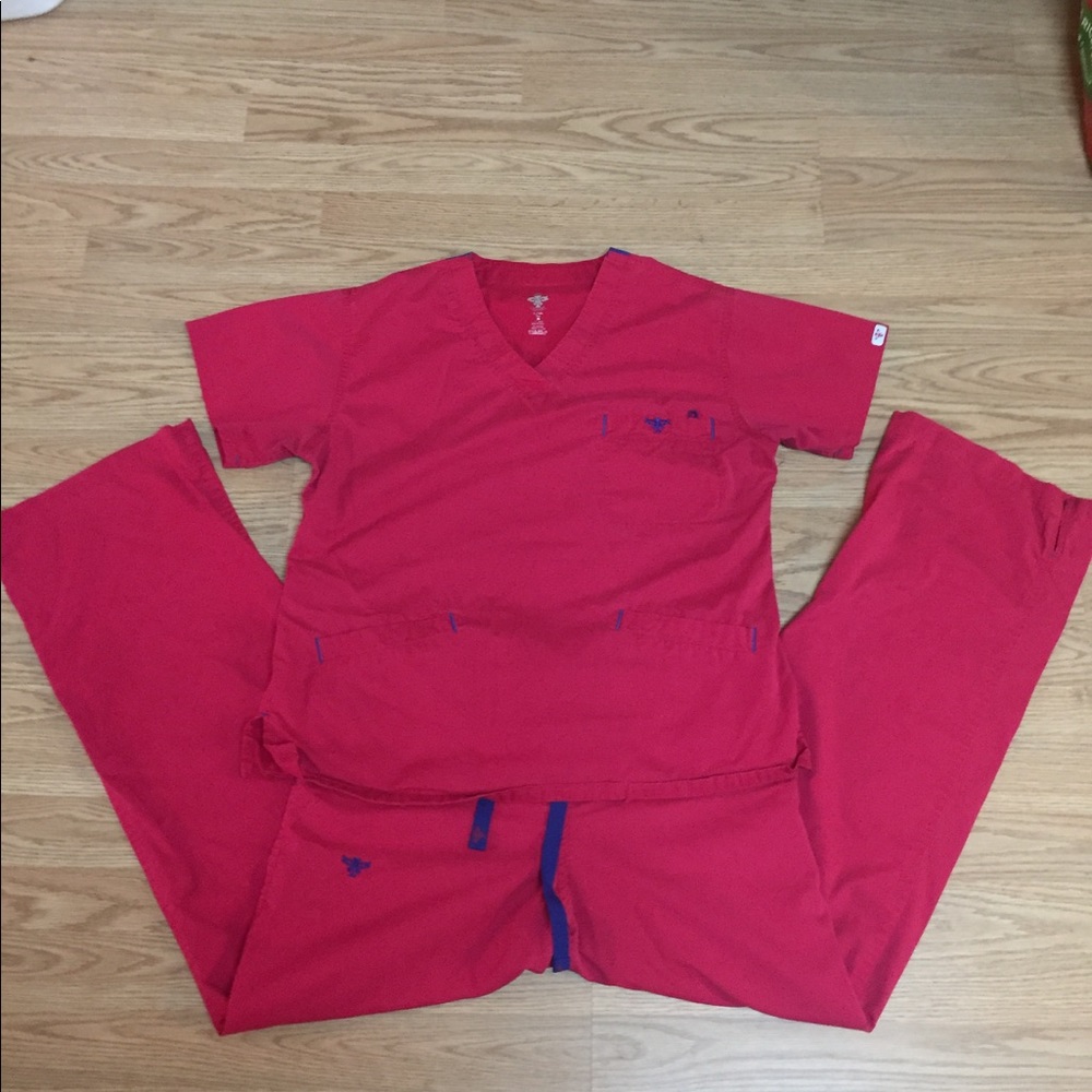 Med Couture sz medium scrubs.