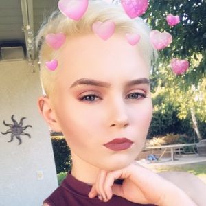 Meet your Posher, Ally