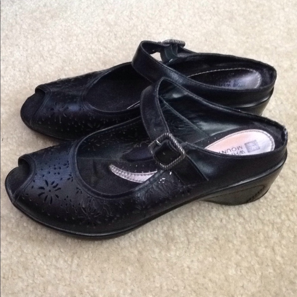 White Mountain Mules size 7.5