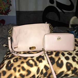 ❄️HOLIDAY PRICES!! ❄️