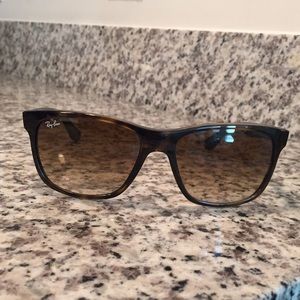 Tortoise Ray-Ban RB4181 with case