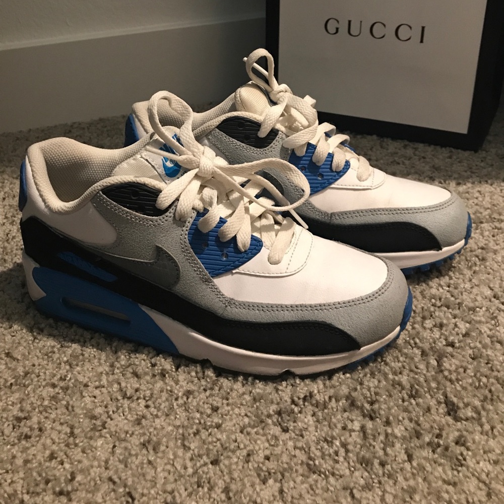 NIKE AIR MAX