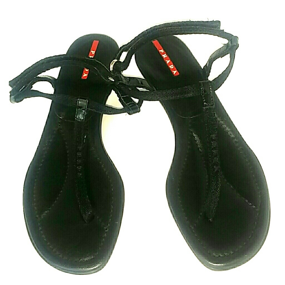 Like new Prada Sz 8 Thong Kitten Heel Sandals!