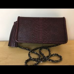 🌺 NWOT Zara Chain Strap Tassel Burgundy Croc Bag