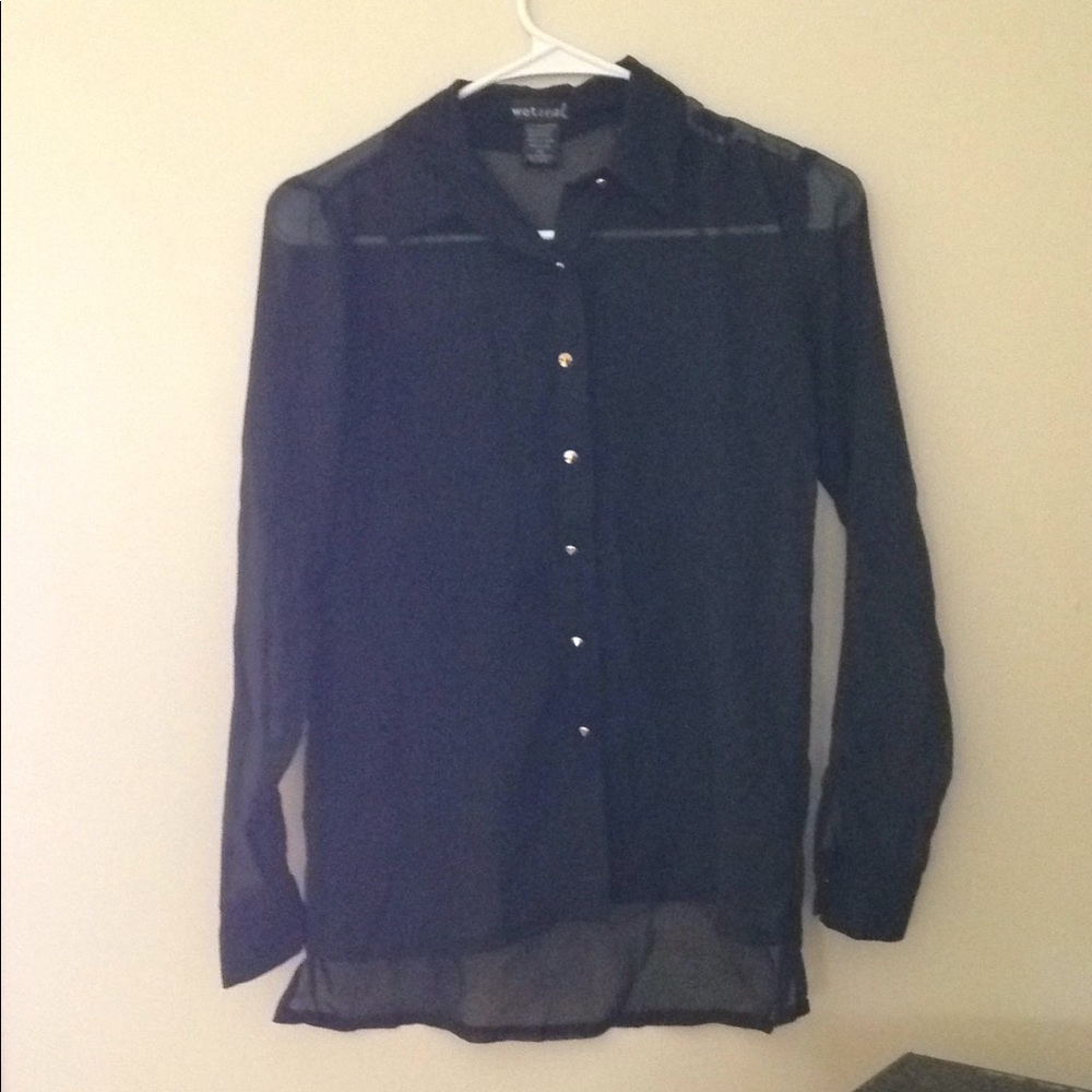 Skull blouse! - Picture 2 of 4