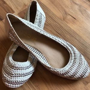 ALDO white and silver flat