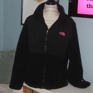 North Face, Breast Cancer Awareness Edition