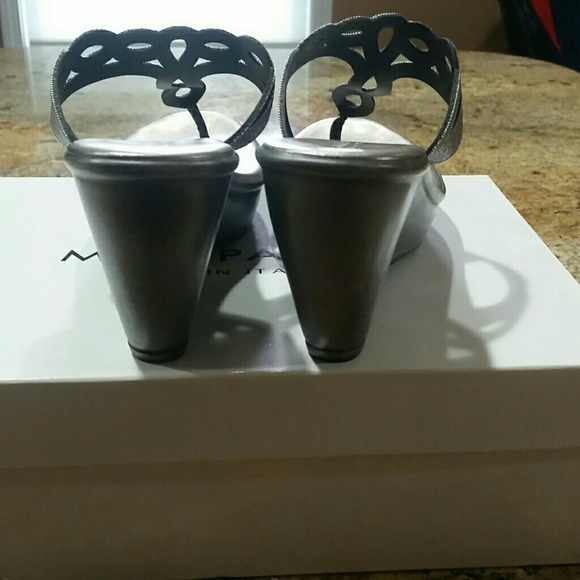 DONATED - Picture 4 of 4