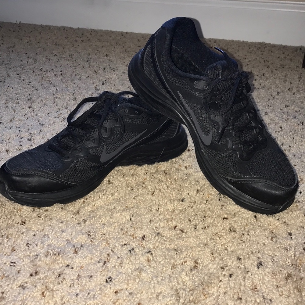 Women's 7.5 Nike Fitsole Sneakers