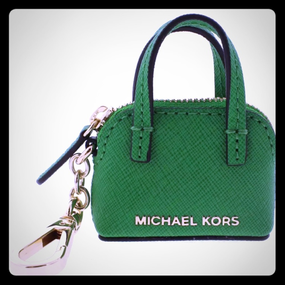 NWT Michael Kors Cindy Signature Key Chain 3142