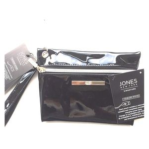 JONES NEW YORK | Charging wristlet pouch
