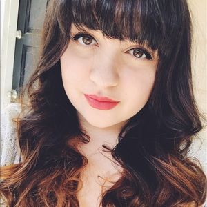 Meet your Posher, Elia