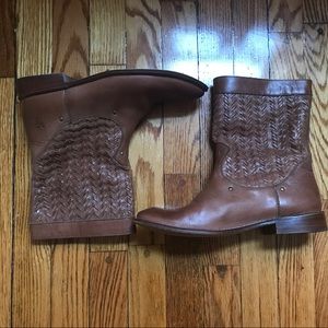 Frye boots short brown basket woven 8
