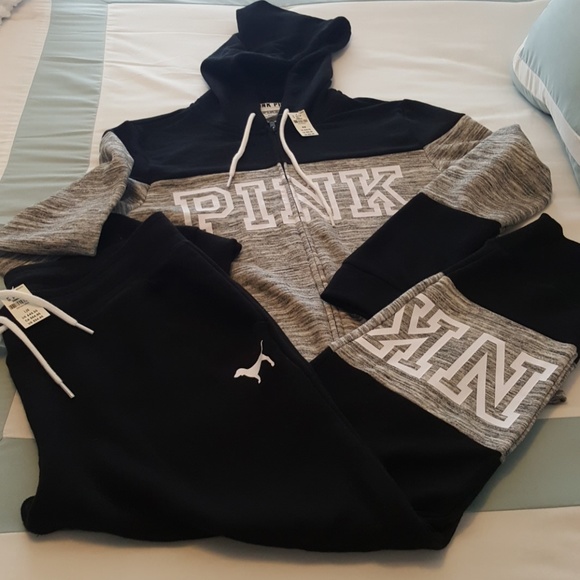 -SOLD-NWT VS Pink Set - Picture 3 of 8