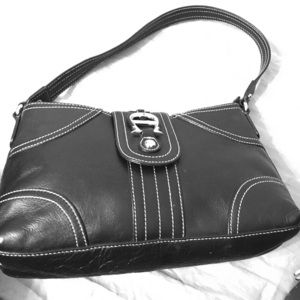 Leather Etienne Aigner hobo bag.