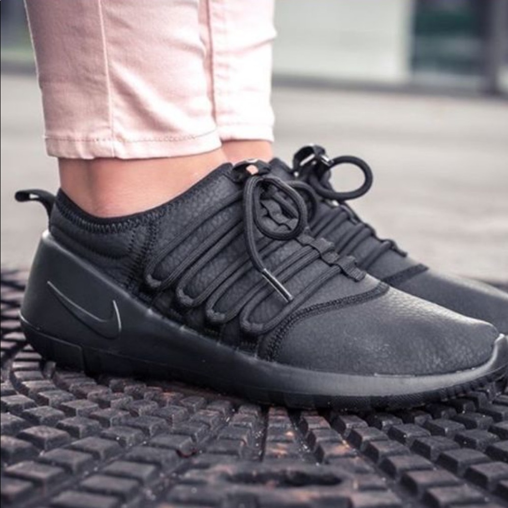 NWT Nike Payaa PRM WMNS - Picture 6 of 8