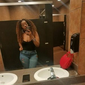 Meet your Posher, Shanae