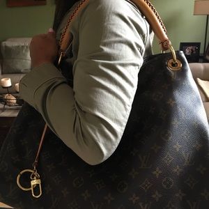 Louis Vuitton Artsy MM