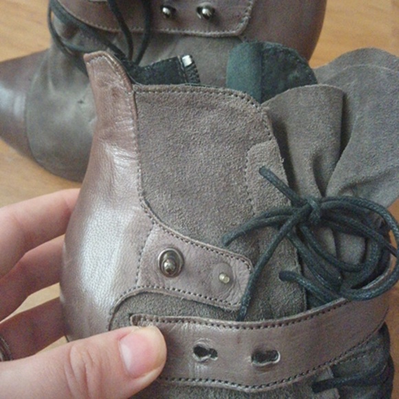 Shoes - Picture 3 of 3