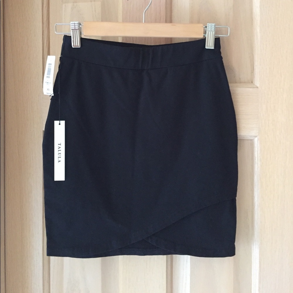 Talula Black skirt from Aritzia w/ tags