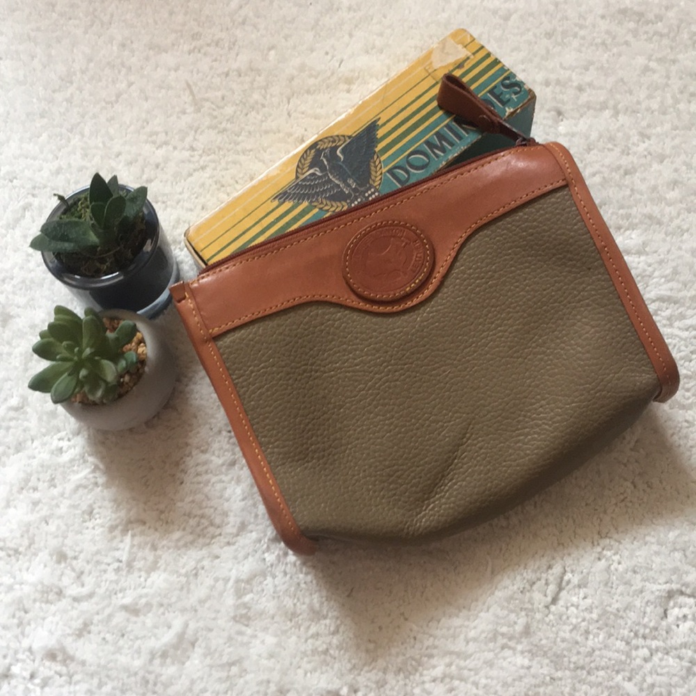 Dooney style clutch