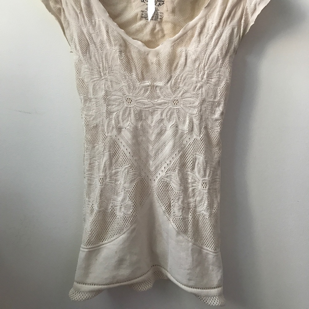 Cream v neck cutout tshirt